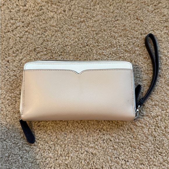 Kate Spade Ivory Wristlet with Black Strap - Picture 4 of 8